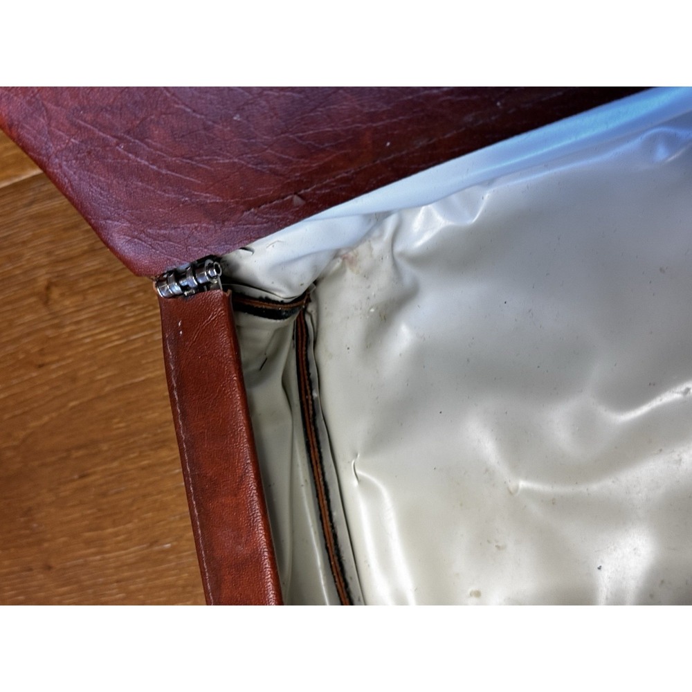 Vintage Flip Top Valet Kit by St Thomas 1970's - Picture 10 of 16